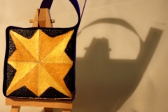 ViolettStar (Vorderseite)	15.11.2012	7 x 7 cm	Acryl + Varnish auf Leinwand + Staffel