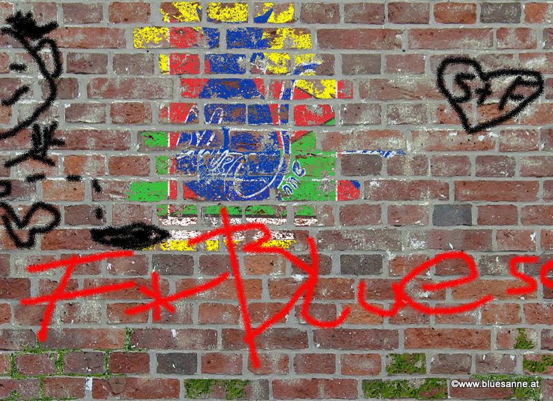 Bluesanne-Logo auf alter Ziegelmauer...in 100 Jahren