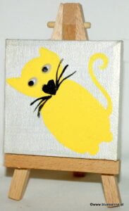 Shiny-Y-Cat 31.05.2012 7 x 7 cm Acryl + Varnish auf Leinwand + Staffel Shiny Yellow Cat Katze gelb